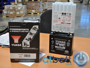 yuasa-motorcycle-battery-install-electrolyte2.jpg
